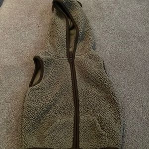 🌵 5/25 Carters brown bear ear vest